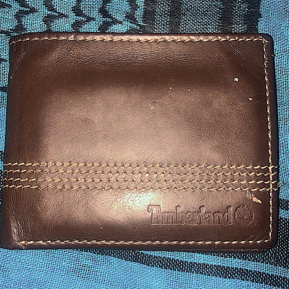 Timberland men’s bi-fold wallet brown leather